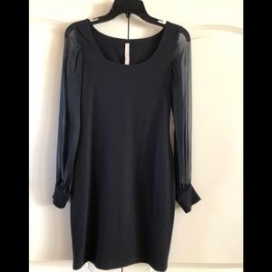 B44 dressed black knitted stretch dress
